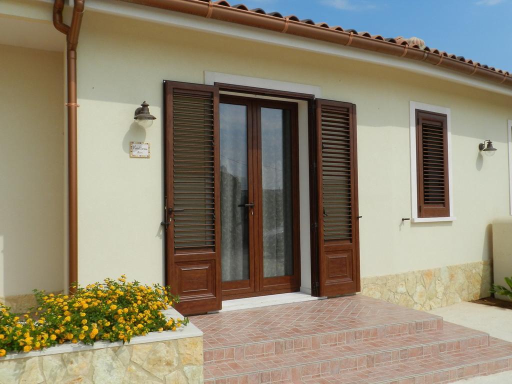 Baglio Olivastro Bed & Breakfast Digerbato Phòng bức ảnh