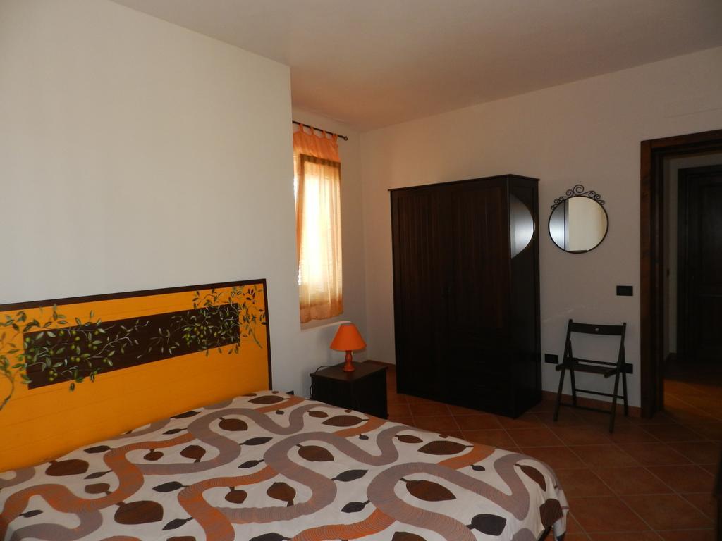 Baglio Olivastro Bed & Breakfast Digerbato Phòng bức ảnh
