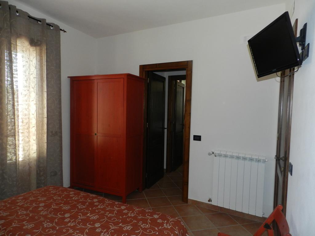 Baglio Olivastro Bed & Breakfast Digerbato Phòng bức ảnh
